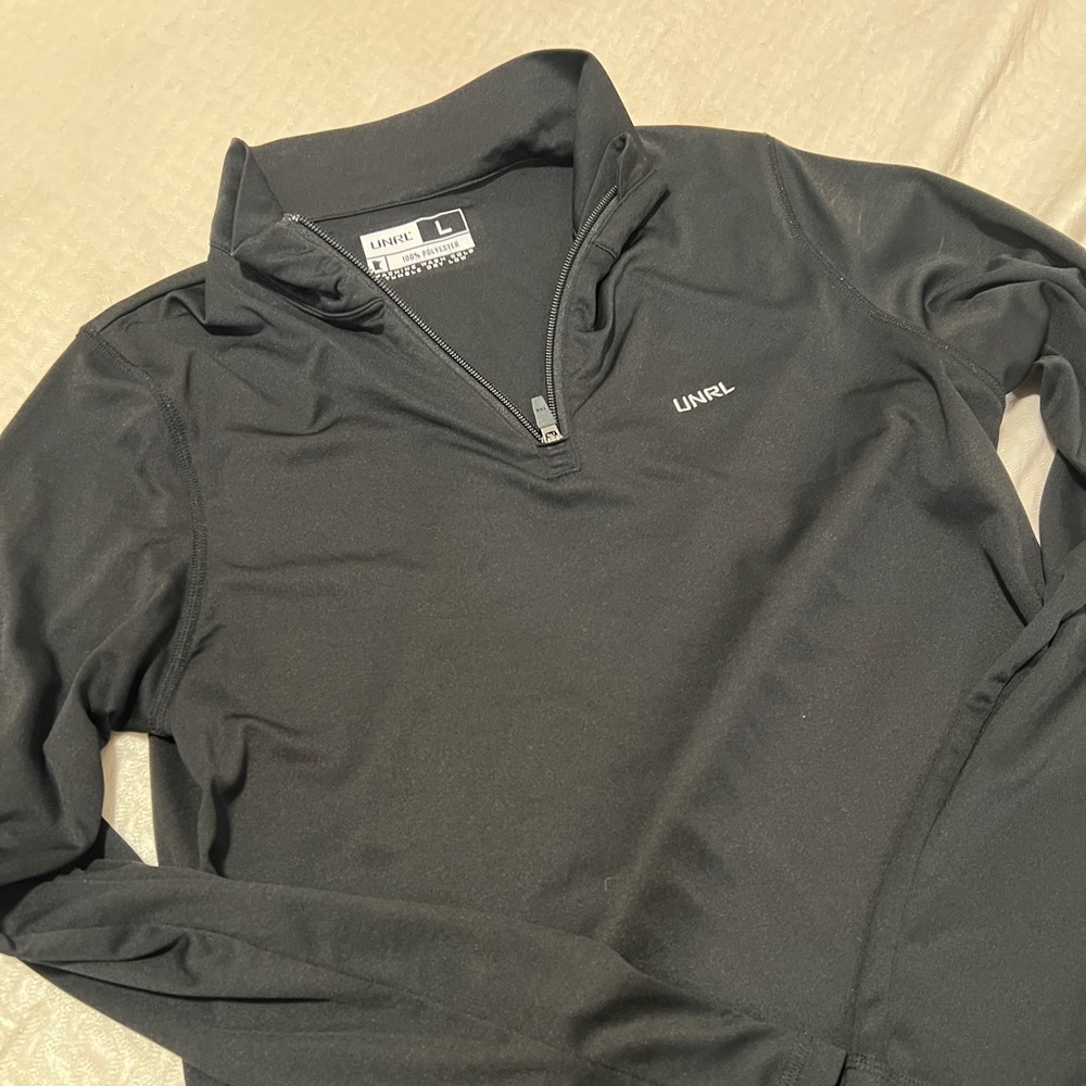 UNRL - Women’s lightweight Quarter Zip - Black Large